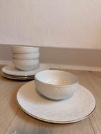 4 borden en 4 kommen - borden met patroon soepkommen, Ophalen of Verzenden, Porselein, Overige stijlen, Bord(en)