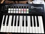 Dit is een Novation Launchkey 25 MK2 MIDI-controller., Ophalen of Verzenden, Gebruikt