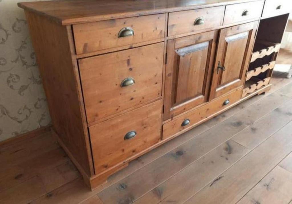 Dressoir oud geloogd grenen veel ruimte staat in Meijel, Huis en Inrichting, Kasten | Dressoirs, Ophalen, Zo goed als nieuw, 25 tot 50 cm