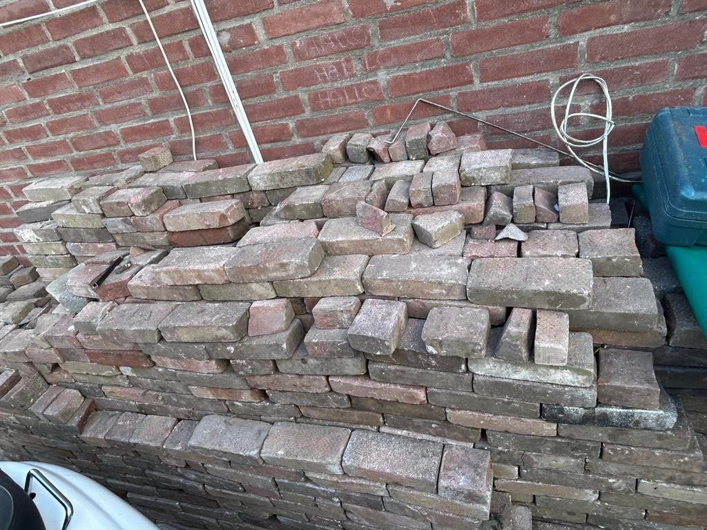 Gratis! Waaltjes-tegels af te halen, Doe-het-zelf en Verbouw, Metselstenen, Ophalen of Verzenden, Gebruikt, Bakstenen