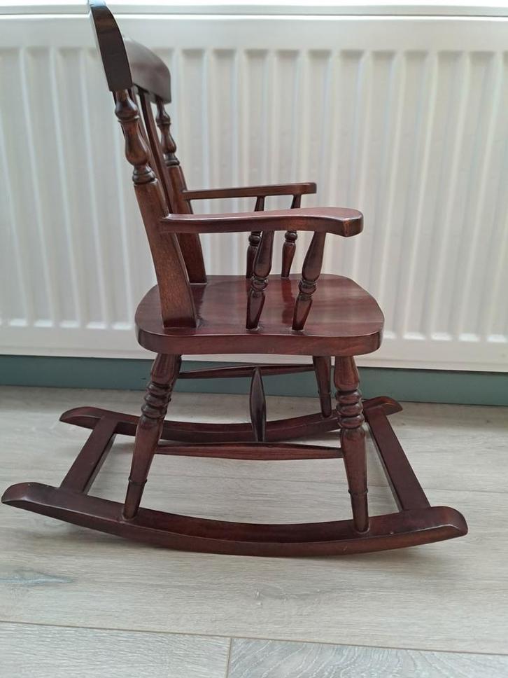 Houten schommelstoel voor pop, Kinderen en Baby's, Speelgoed | Overig, Zo goed als nieuw, Jongen of Meisje, Ophalen of Verzenden