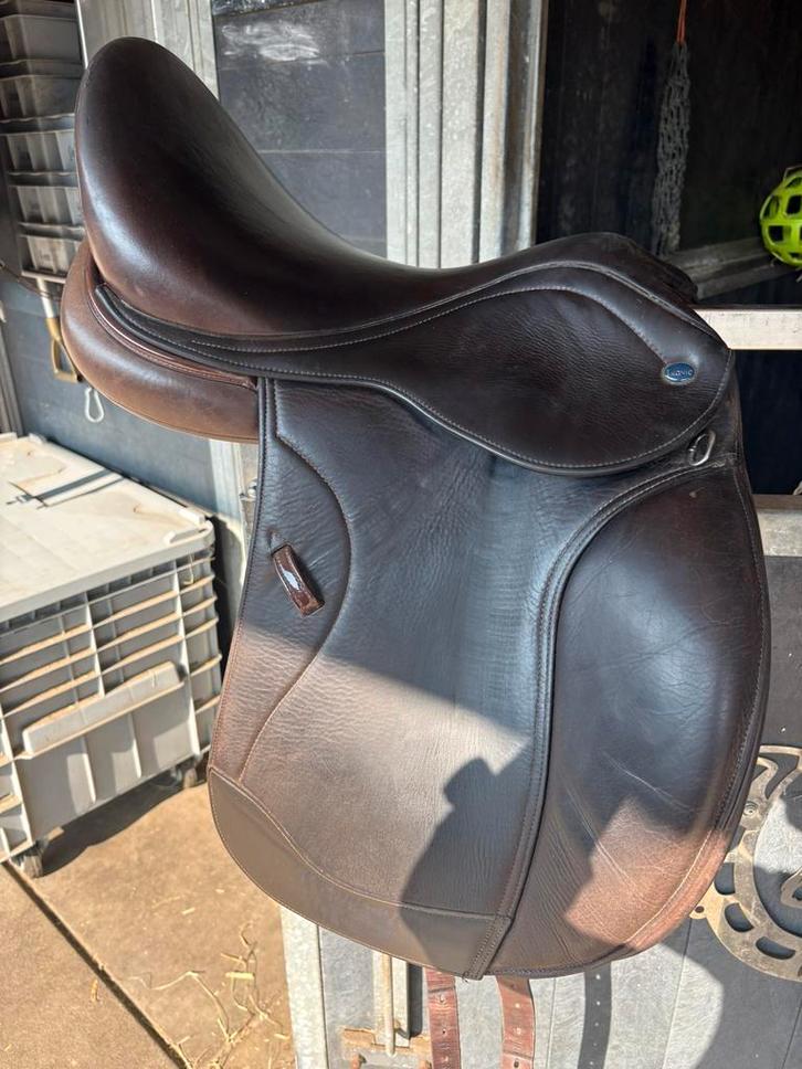 Ikonic hybrid light dressuur zadel!, Dieren en Toebehoren, Paarden en Pony's | Zadels, Zo goed als nieuw, Dressuur, Ophalen of Verzenden