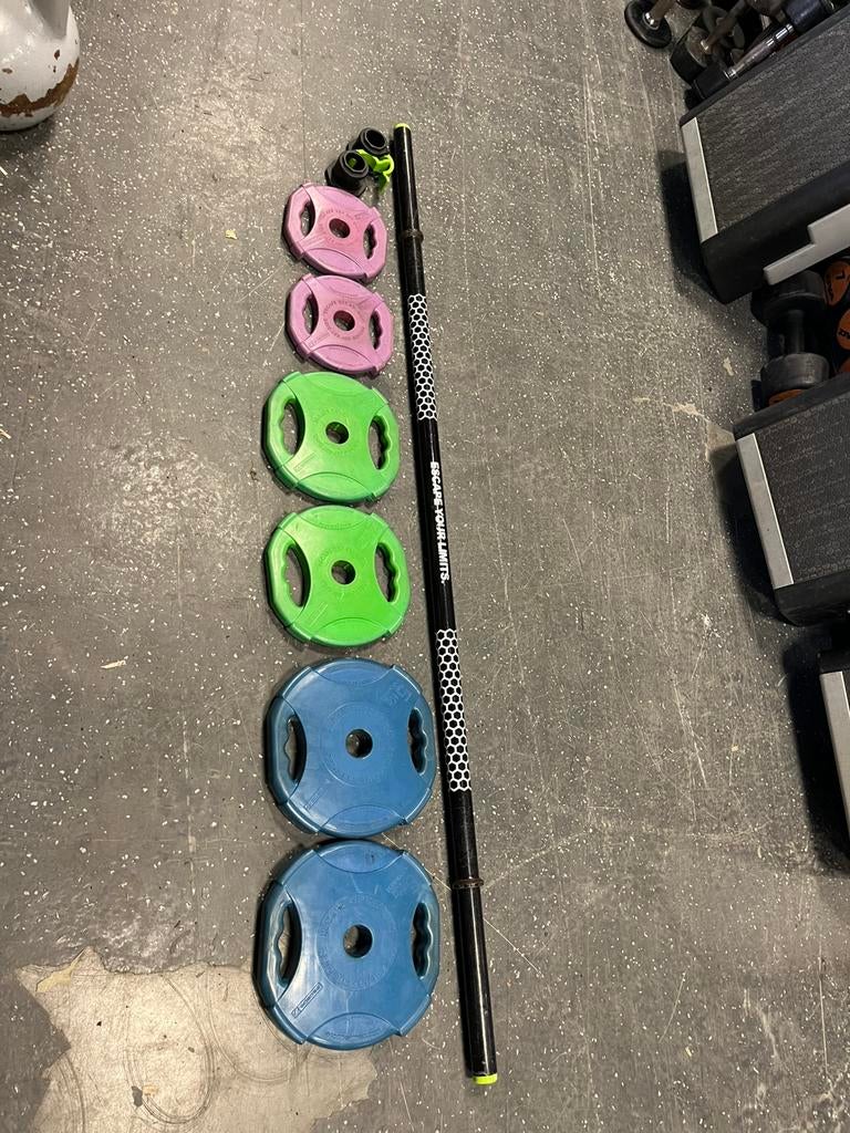 Reebok step met escape bodypump set, Sport en Fitness, Fitnessmaterialen, Gebruikt, Stang en gewichten, Ophalen of Verzenden, Halterset