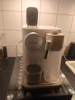 Nespresso Koffieapparaat - met melkopschuimer, Espresso apparaat, Ophalen of Verzenden, Zo goed als nieuw, 1 kopje