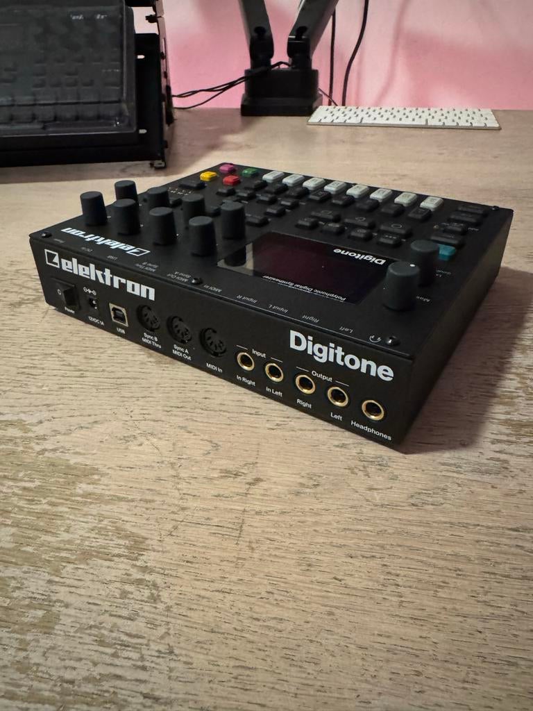 Elektron Digitone 1 met stofkap, stand en kabels, Overige merken, Gebruikt, Met midi-aansluiting, Overige aantallen