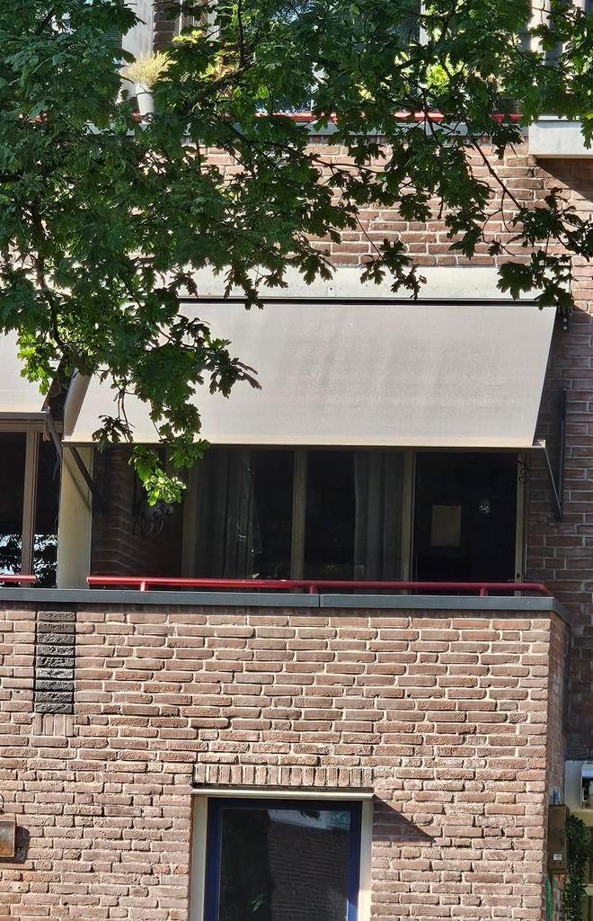 Uitval zonnescherm type Carre-95 (elektrische bediening), Ophalen, Gebruikt, Elektrisch, 150 tot 300 cm