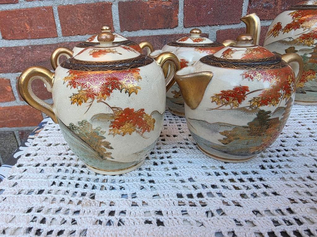 Antieke Japanse Satsuma theeset met herfstbladeren, Ophalen of Verzenden