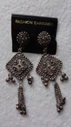 Oorbellen, Sieraden, Tassen en Uiterlijk, Oorbellen, Ophalen, Nieuw, Overige materialen