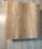 Moderne houten tafel - perfect voor elke ruimte, Gebruikt, Vierkant, 55 tot 75 cm, Hout