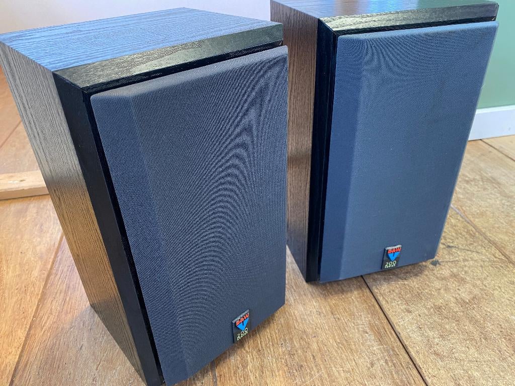 Bowers & Wilkins V201 | B&W
