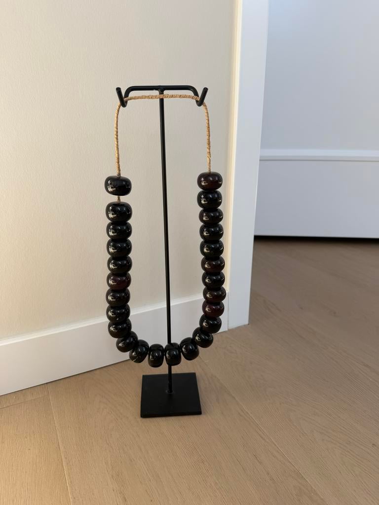 Luxe kralenketting op standaard - zwart 41 cm hoog, Ophalen of Verzenden, Zo goed als nieuw