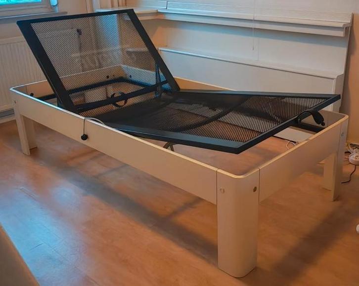 Auping Auronde één-persoonsbed + matras, Huis en Inrichting, Slaapkamer | Bedden, Zo goed als nieuw, Eenpersoons, 90 cm, 200 cm