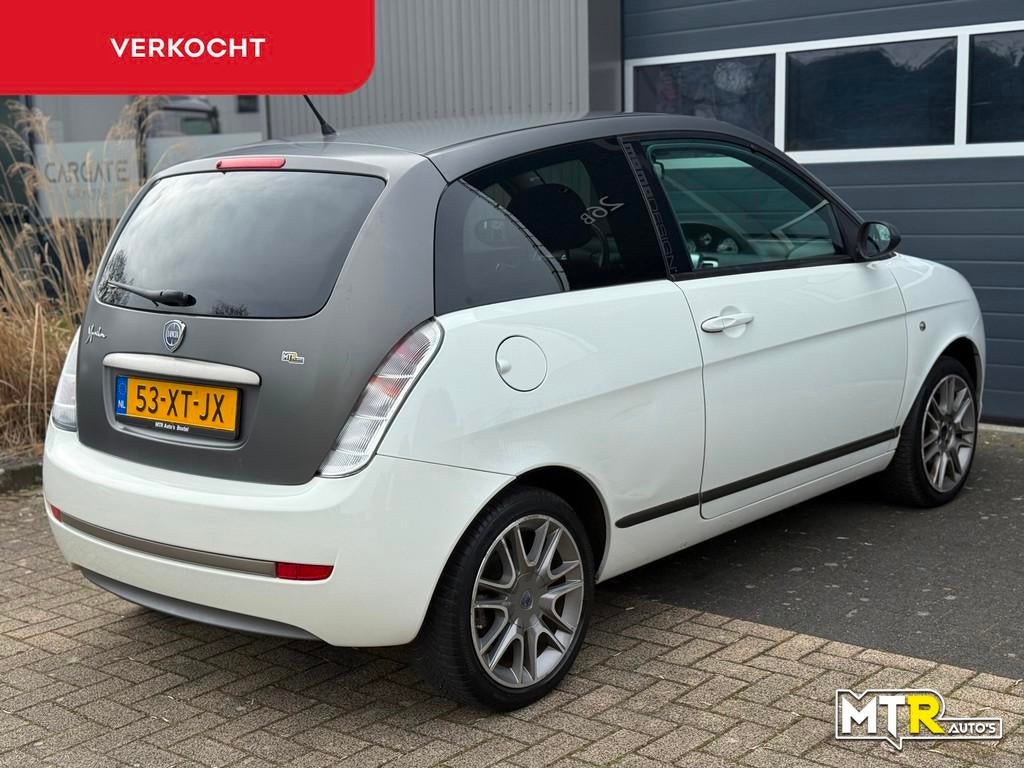 Lancia Ypsilon 1.4-16V Sport NAP|NWE APK, Auto's, Lancia, Voorwielaandrijving, 15 km/l, Zwart, 400 kg