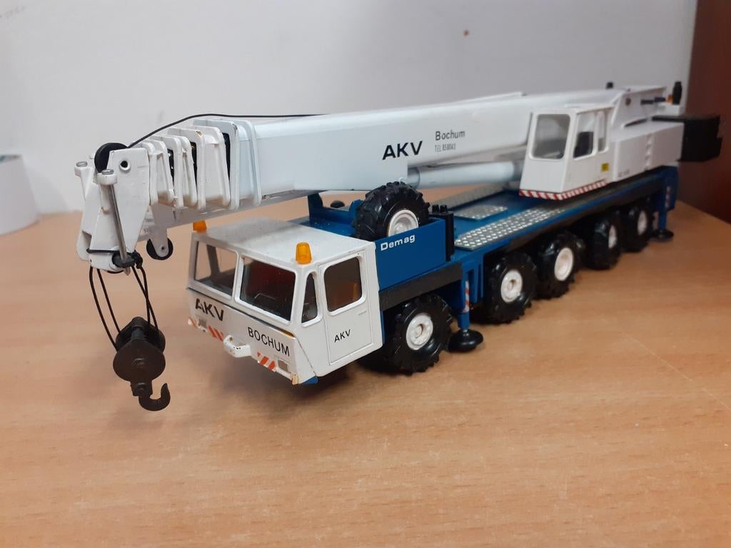 Hijskraan   Demag AC 435    Conrad 1:50, Hobby en Vrije tijd, Modelauto's | 1:50, Ophalen of Verzenden, Zo goed als nieuw, Hijskraan, Tractor of Landbouw
