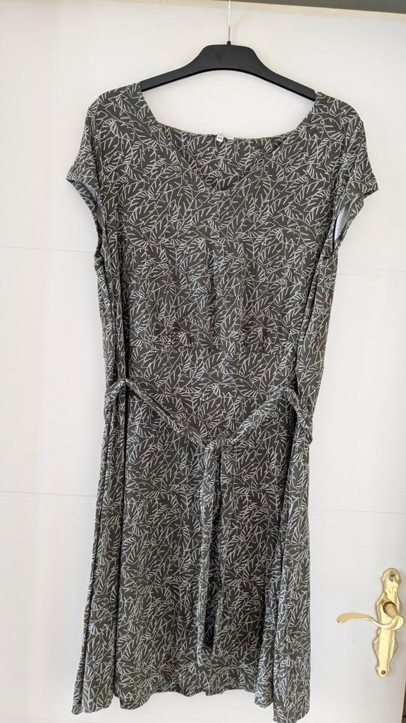 Jurk van Tom Tailor maat 44, Kleding | Dames, Jurken, Gedragen, Maat 42/44 (L), Groen, Onder de knie, Verzenden