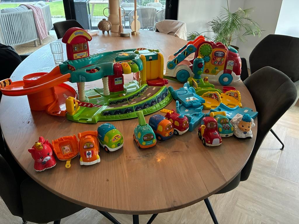 VTech Toet Toet Auto's: Garage, auto ambulance  & 9 Auto's, Ophalen, Gebruikt