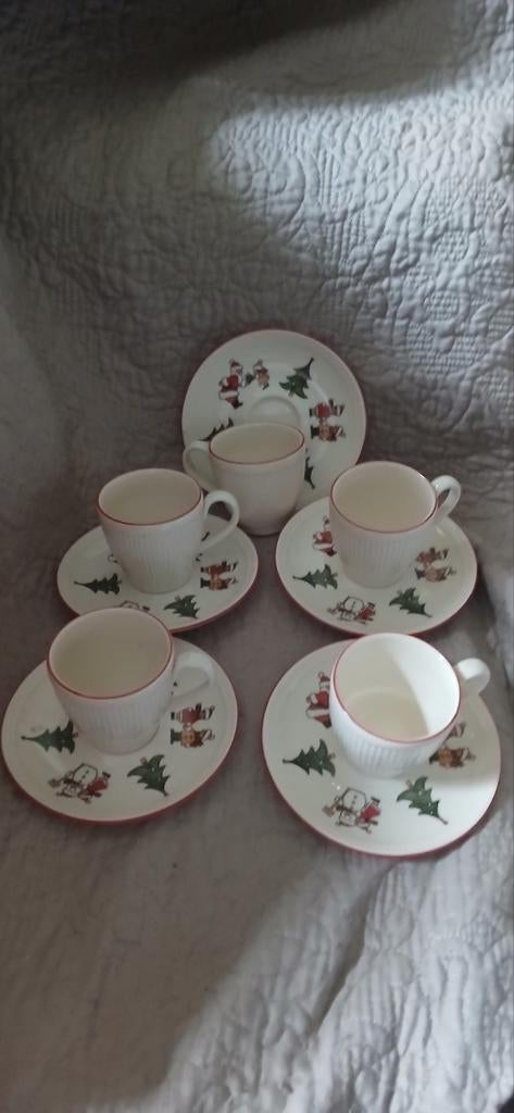 Kop en schotel Wedgwood Windsor Christmas, 5 beschikbaar, Diversen, Ophalen of Verzenden, Nieuw