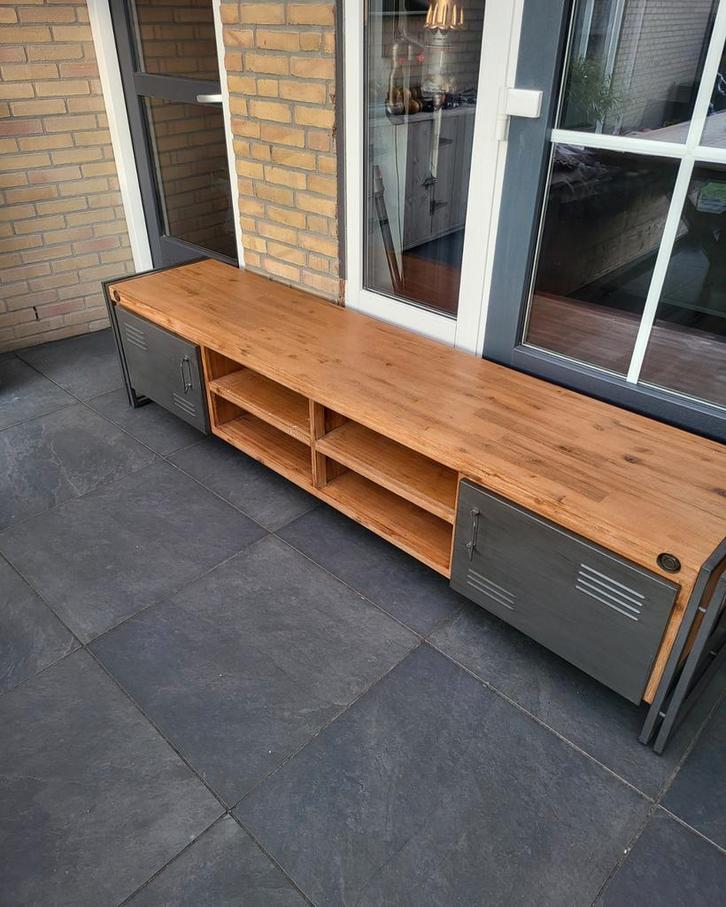 Acaciahouten TV-kast 220x50x45 - Opknapper, Huis en Inrichting, Kasten | Televisiemeubels, Gebruikt, Minder dan 100 cm, 200 cm of meer