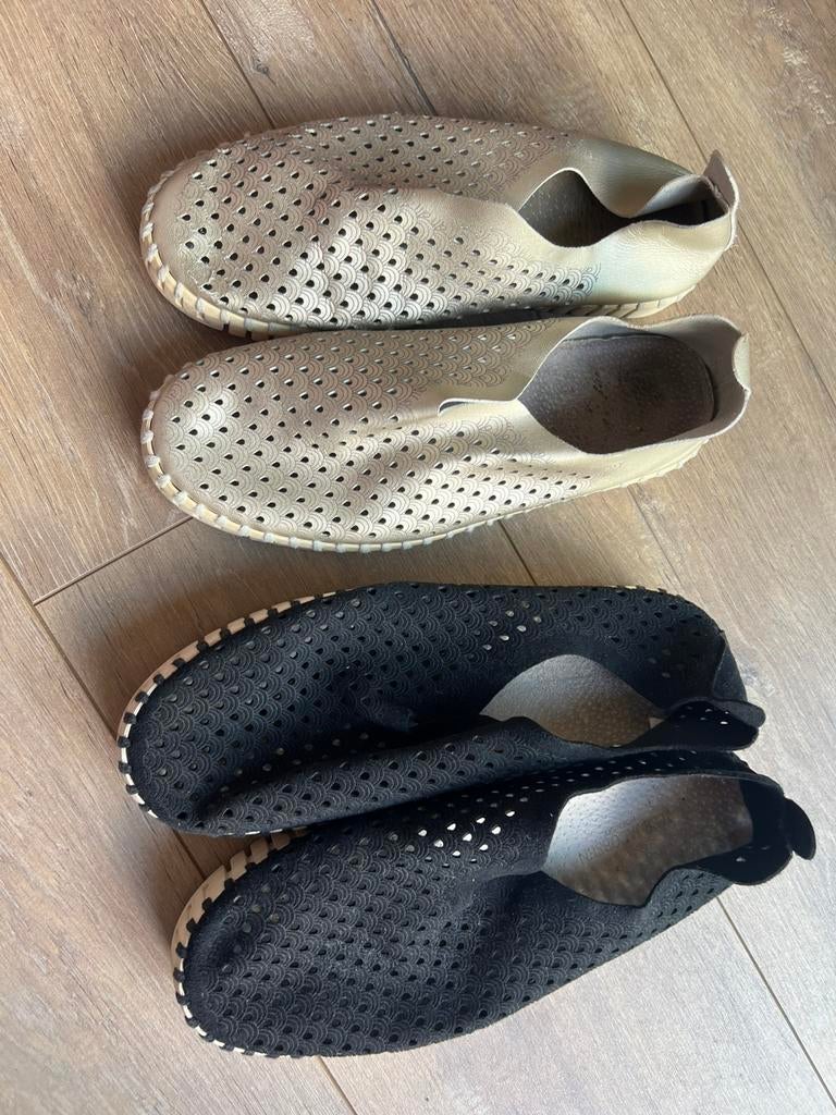 Ilse jacobsen 2 paar zomer schoenen zwart en goud maat 37, Ophalen of Verzenden, Zo goed als nieuw, Zwart, Espadrilles of Moccasins