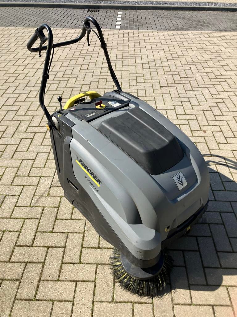 Karcher Professional veegmachine KM 75/40 W, Tuin en Terras, Veegmachines, Ophalen, Gebruikt
