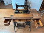 Oude Singer naaimachine met houten tafel, Antiek en Kunst, Antiek | Naaimachines, Ophalen