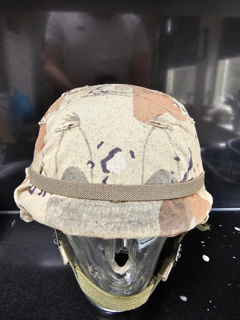 USMC overtrek op PASGT met originele graffiti. Golfoorlog., Verzamelen, Ophalen of Verzenden, Overige soorten, Amerika, Helm of Baret