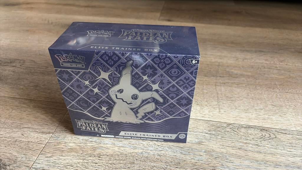 Pokemon Paldean Fates elite trainer box, Ophalen of Verzenden, Zo goed als nieuw