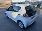 Toyota Aygo 1.0 VVT-i Now 5DRS AIRCO ELEK RAMEN DEALER OH OR, Auto's, Euro 5, Gebruikt, 4 stoelen, Origineel Nederlands