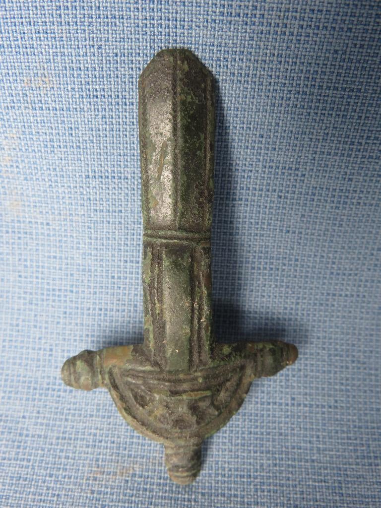 Merovingische rijk – fibula in brons - 6e - 7e eeuw A.D., Ophalen of Verzenden, Brons