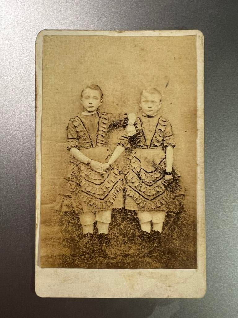 Cdv carte de viste, Lemmer Friesland, familie Woudstra, Verzamelen, Foto's en Prenten, Ophalen of Verzenden, Voor 1940, Zo goed als nieuw