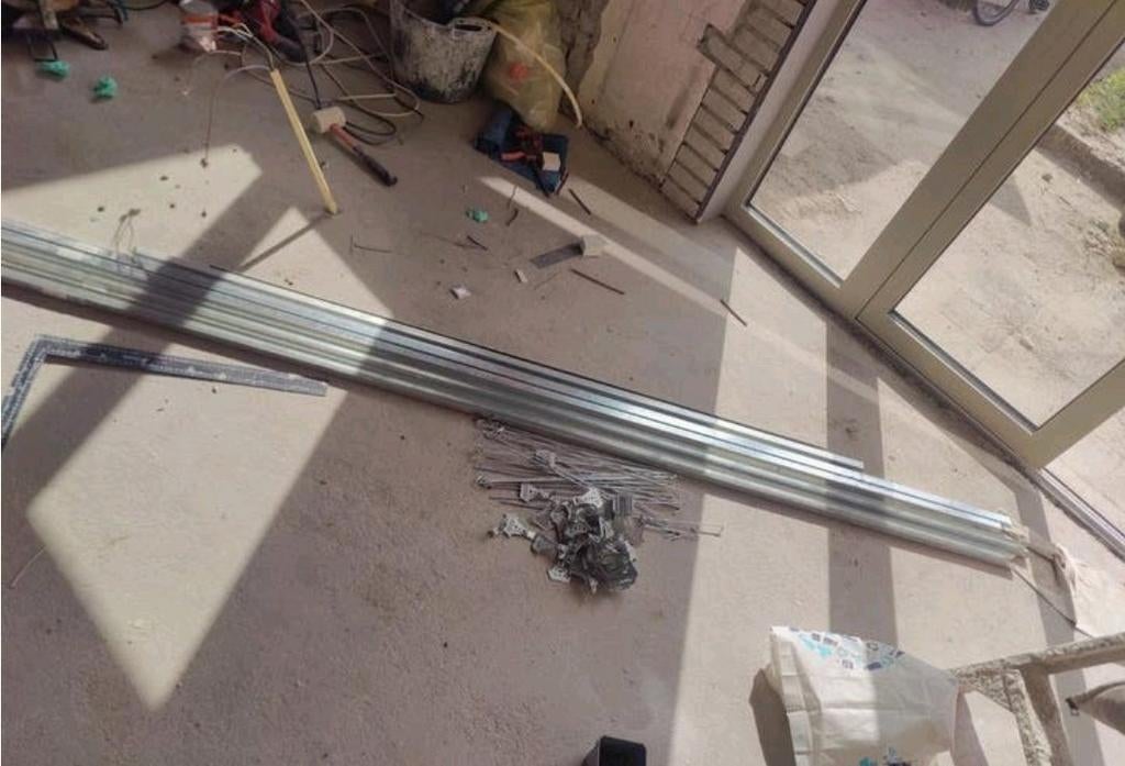 Metal stud plafond toebehoren, Doe-het-zelf en Verbouw, Ophalen, Nieuw