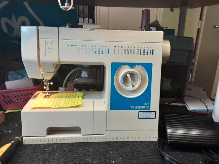 VENDOMATIC/SINGER NAAIMACHINE MODEL WVN 972, Hobby en Vrije tijd, Naaimachines en Toebehoren, Gebruikt, Naaimachine, Singer, Ophalen of Verzenden