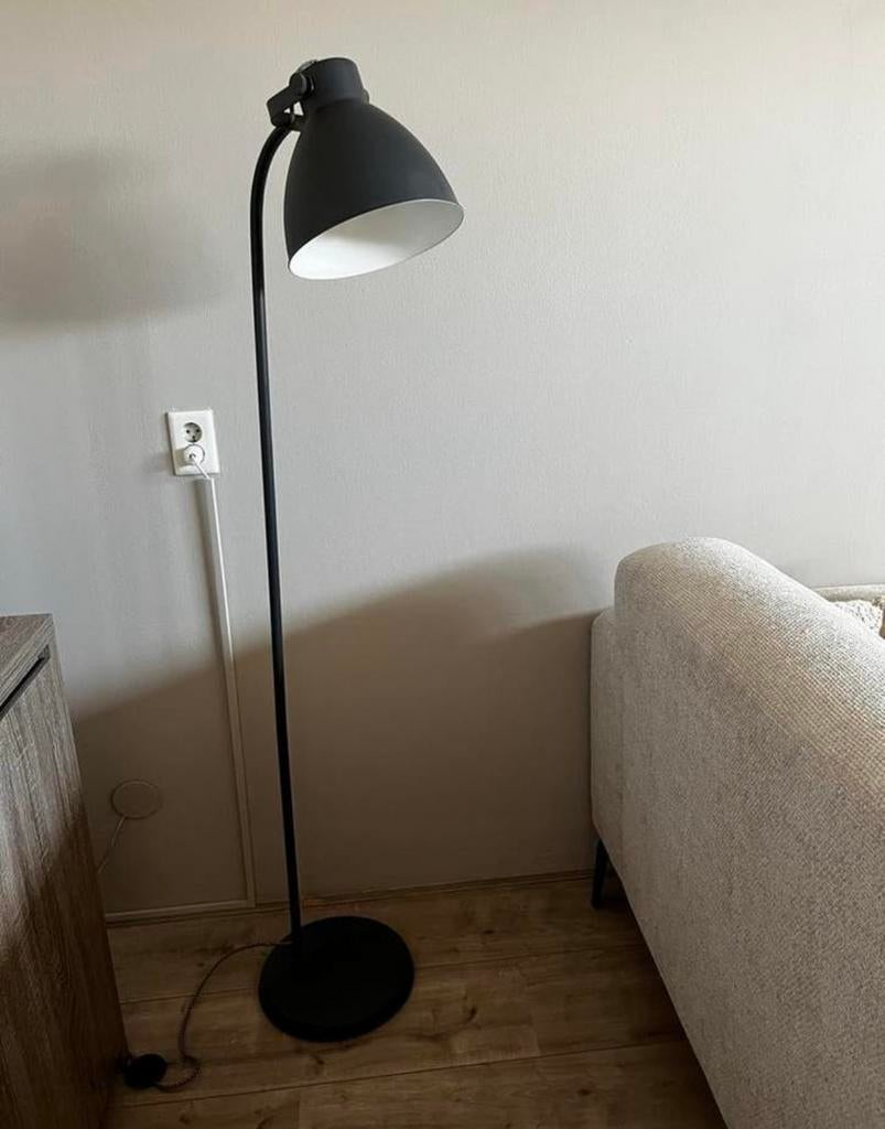 Zwarte staande lamp, Leen Bakker, Ophalen, Gebruikt, Metaal, 150 tot 200 cm