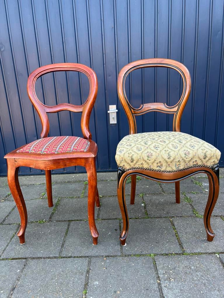 2 oude Franse stoelen, Ophalen