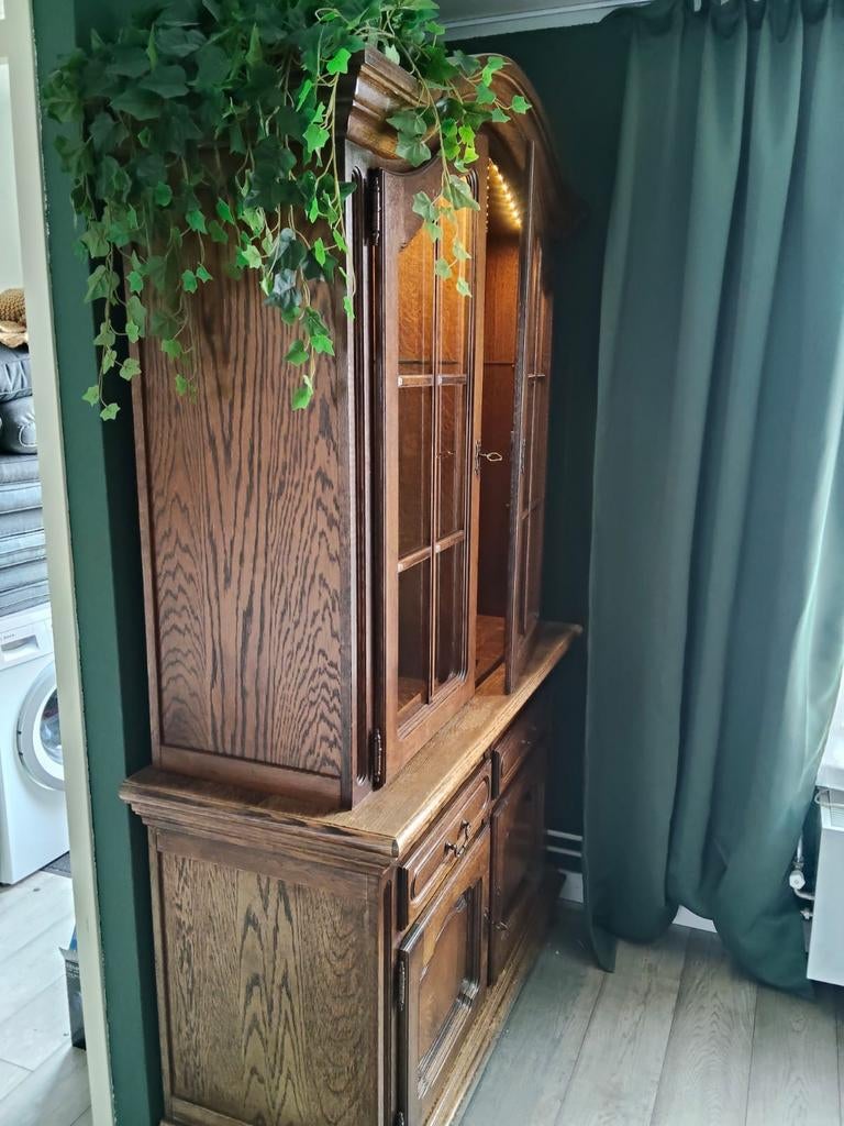 Kast gratis op te halen, Antiek en Kunst, Antiek | Meubels | Kasten, Ophalen