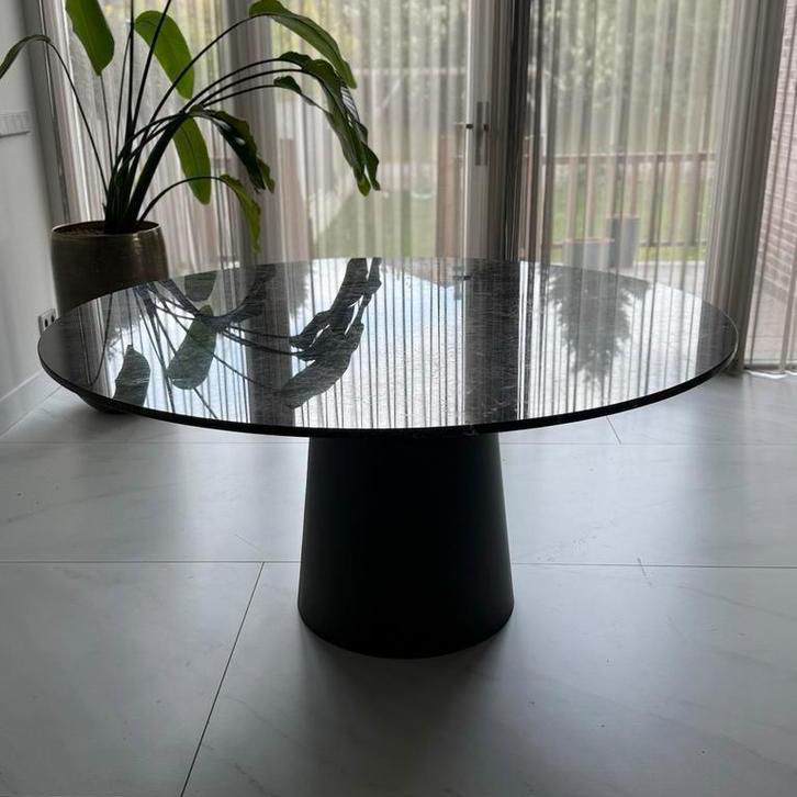 FLOW ronde eettafel, bruin marmer., Huis en Inrichting, Tafels | Eettafels, Ophalen, Overige materialen, 100 tot 150 cm, 150 tot 200 cm