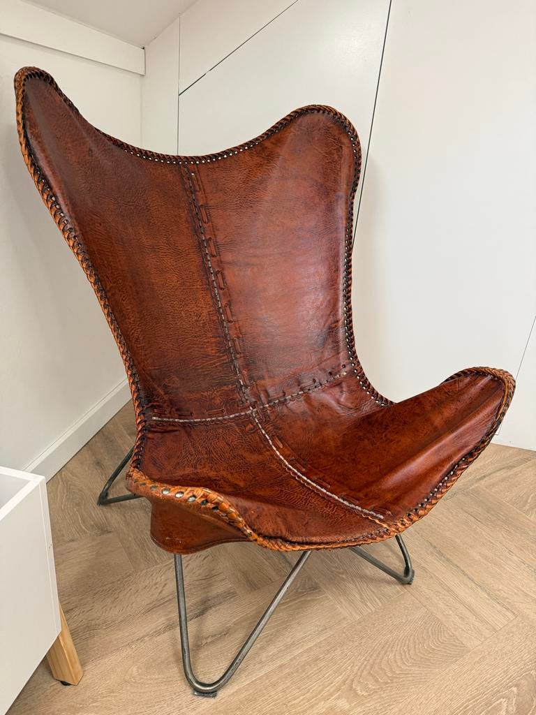 Leren vlinderstoel, Huis en Inrichting, Stoelen, Ophalen, Gebruikt, Bruin, Leer