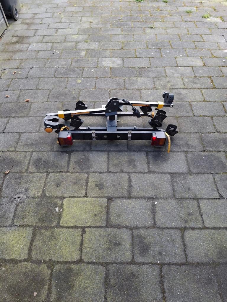 Fietsendrager Hawk, Auto diversen, Fietsendragers, Zo goed als nieuw, Trekhaakdrager, 2 fietsen, Brede banden, Elektrische fiets