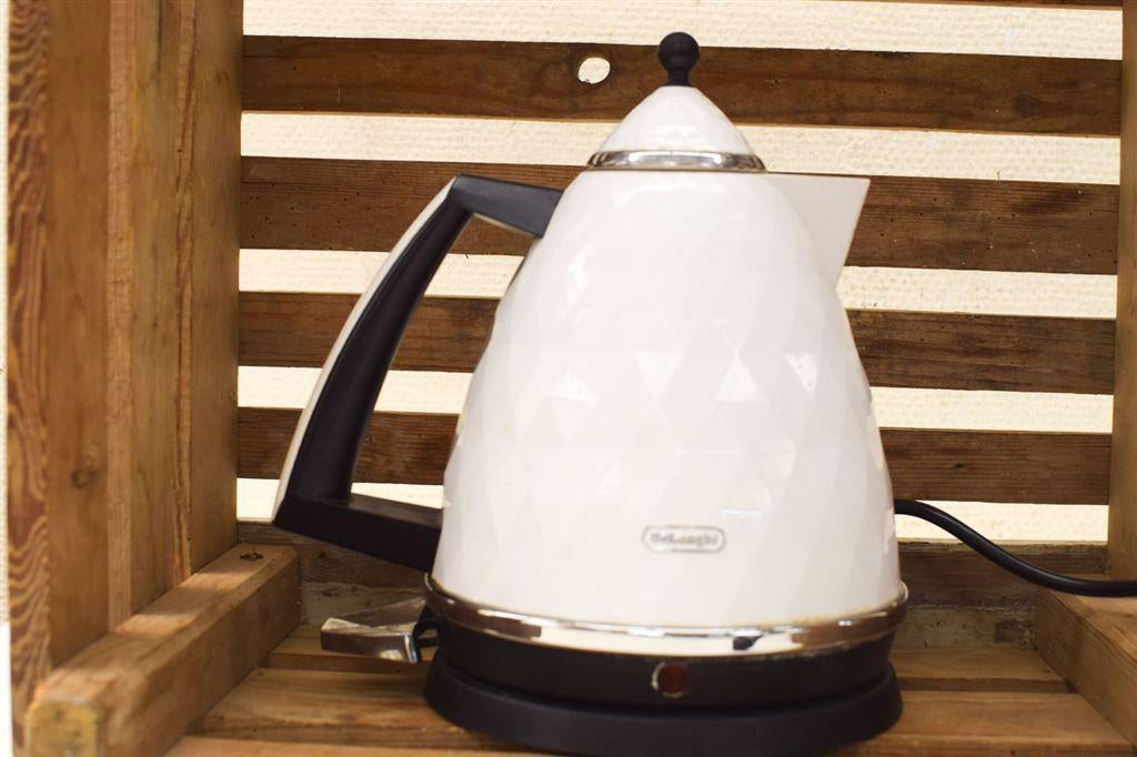 DeLonghi Waterkoker 50494, 1 tot 2 liter, Ophalen of Verzenden, Gebruikt