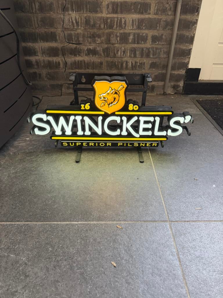 Swinckels' Superior Pilsner Neon Lichtbak Reclamebord, Ophalen, Zo goed als nieuw, Lichtbak of (neon) lamp