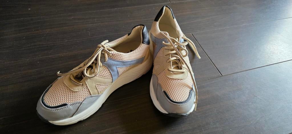 Nieuwe leren sneakers mt 39 merk Sacha, Ophalen of Verzenden, Nieuw, Beige, Sneakers of Gympen