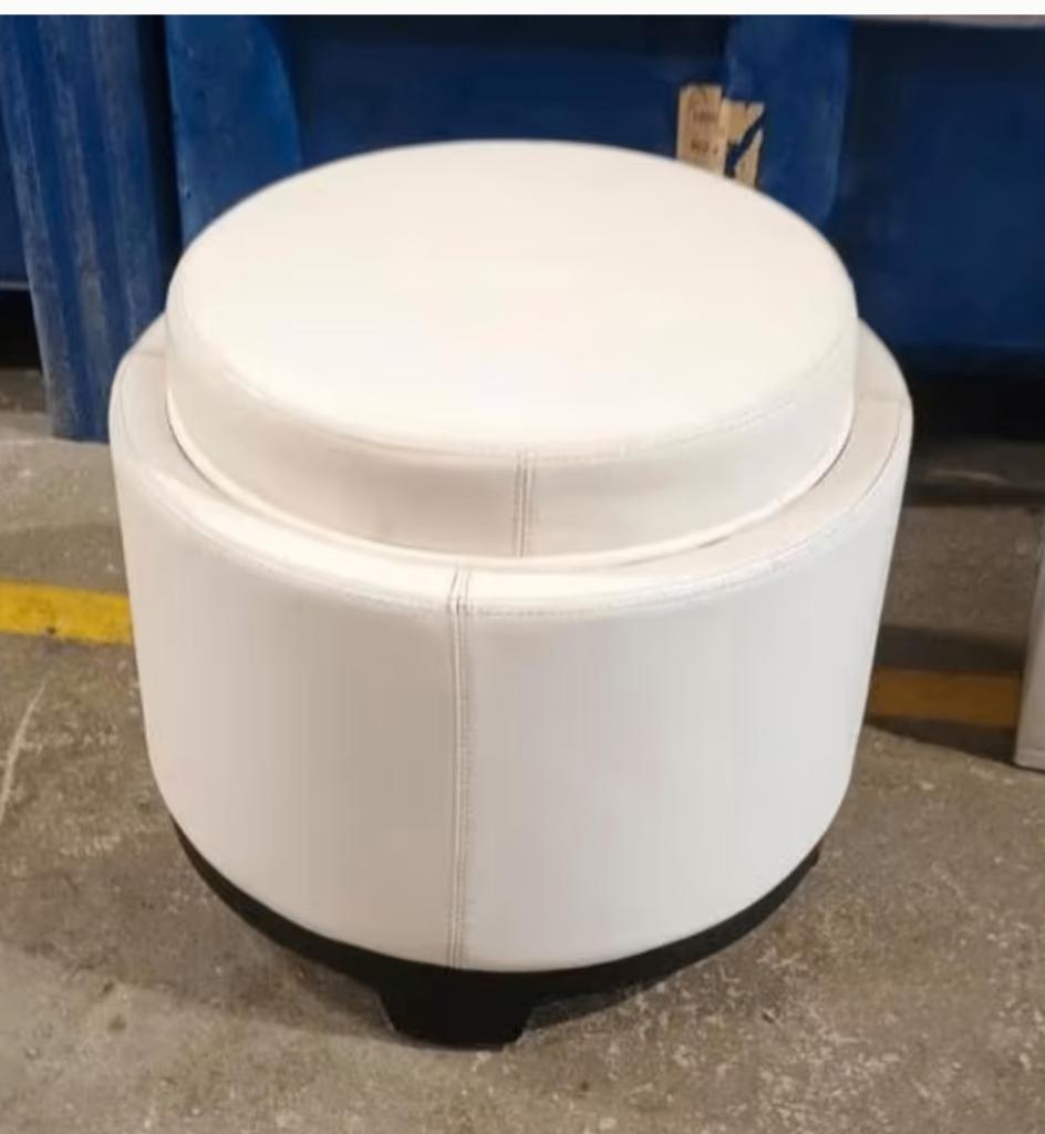 Kuka poef met opbergruimte / bijzettafeltje, Ophalen, Minder dan 50 cm, ., .