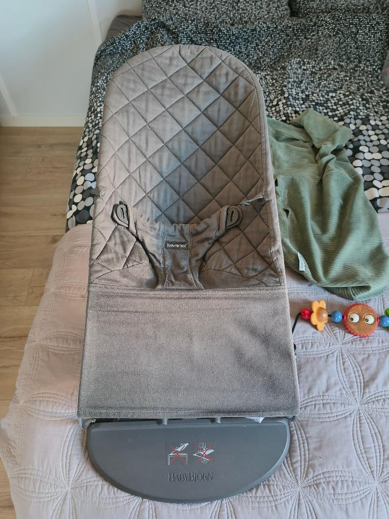 BabyBjörn Bliss wipstoel, speelboog en wipstoelhoes, Kinderen en Baby's, Wipstoeltjes, Gebruikt, Verstelbaar, Wipstoel, Ophalen