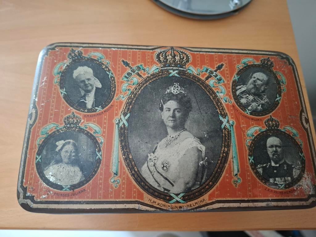 Oude blikken trommel van koningshuis., Verzamelen, Blikken, Ophalen, Gebruikt, Overige