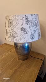 Tafellamp met metalen voet en unieke kap, Ophalen of Verzenden, Gebruikt, Vintage, Frans, Speels