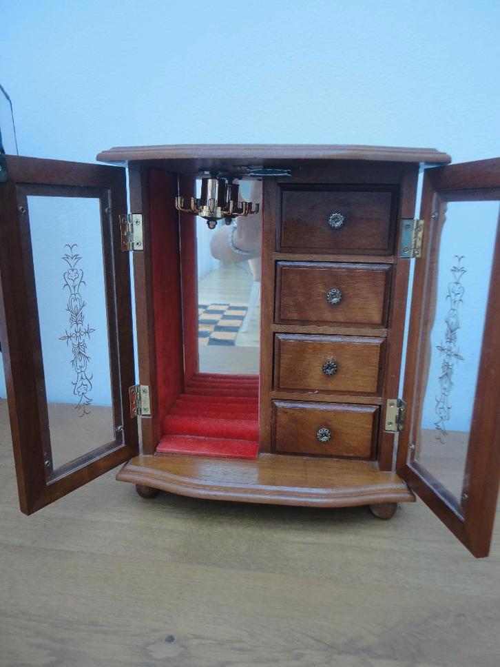 Mooi houten sieraden- c q kledingkastje voor bv poppenhuis, Verzamelen, Poppenhuizen en Toebehoren, Gebruikt, Poppenhuis, Ophalen of Verzenden