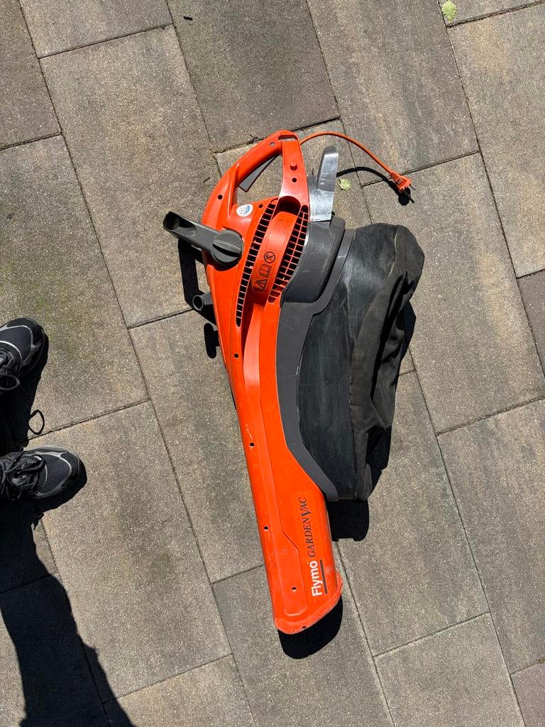 Flymo GardenVac Bladblazer en Zuiger, Gebruikt, Handgedragen, Ophalen of Verzenden, Met opvangzak