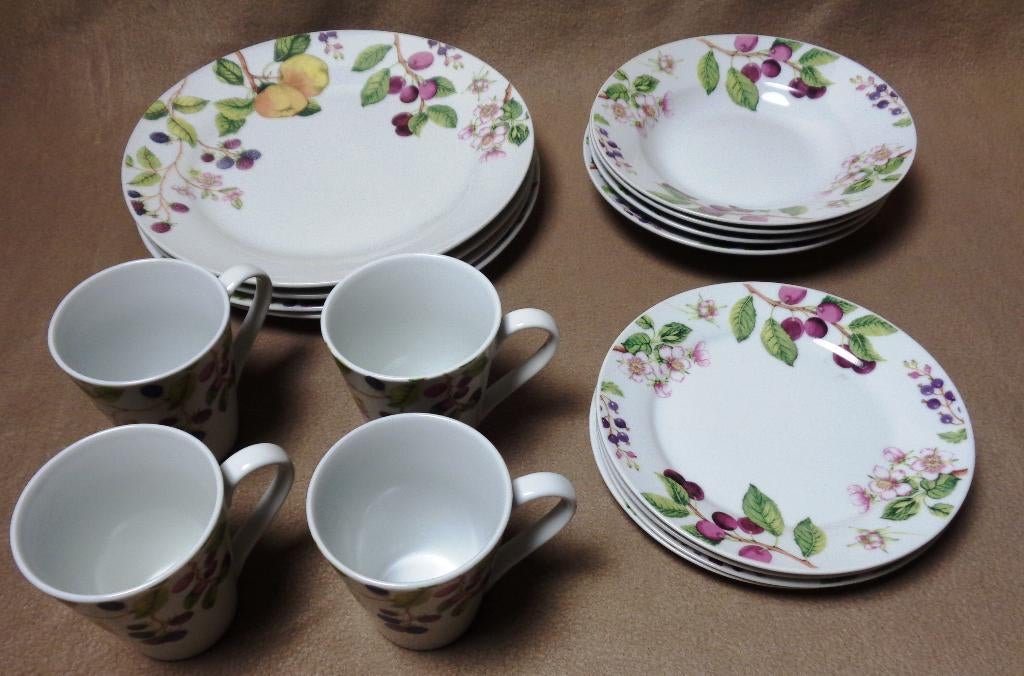 eetservies voor 4 personen, 16 delen., Ophalen of Verzenden, Zo goed als nieuw, Bord(en), Overige stijlen