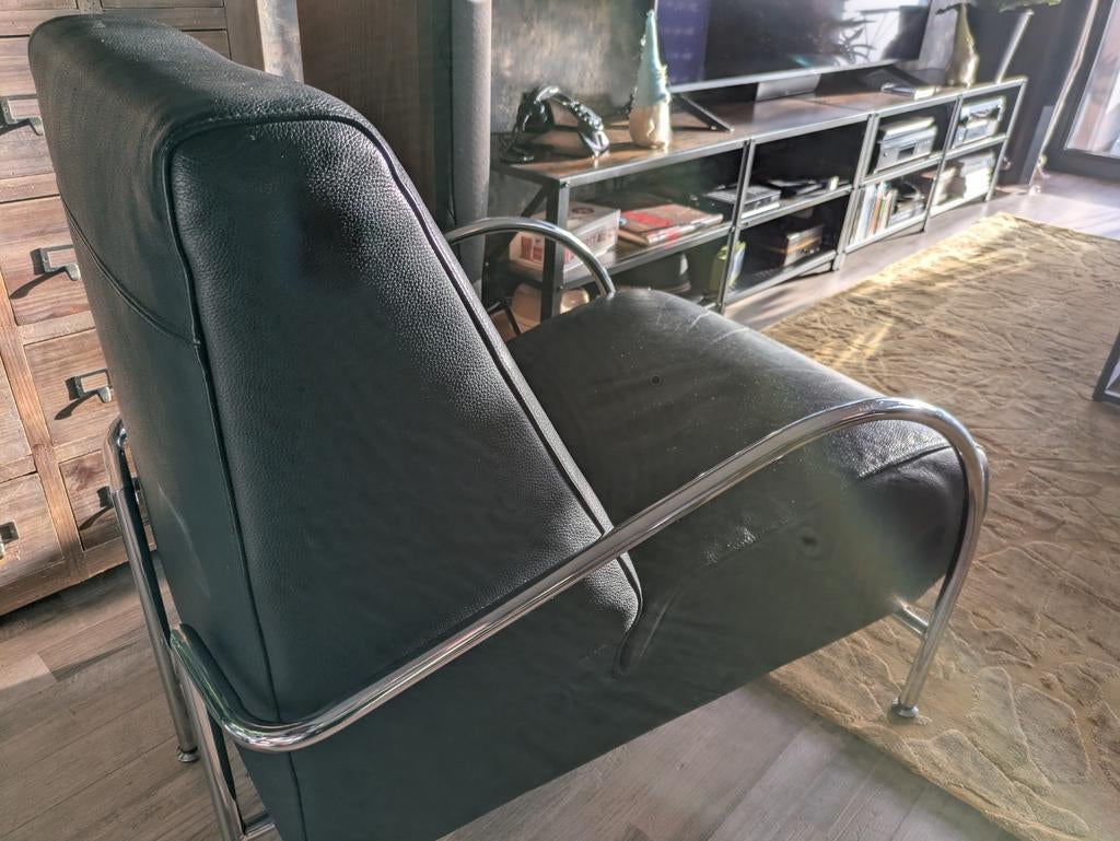 Zwarte fauteuil met chromen frame, Huis en Inrichting, Fauteuils, Ophalen, Gebruikt, 50 tot 75 cm