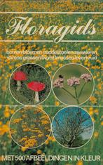 BOEK FLORAFLORAGIDS MET 500 AFBEELDINGEN IN KLEUR., Boeken, Natuur, Ophalen of Verzenden, Zo goed als nieuw, Bloemen, Planten en Bomen